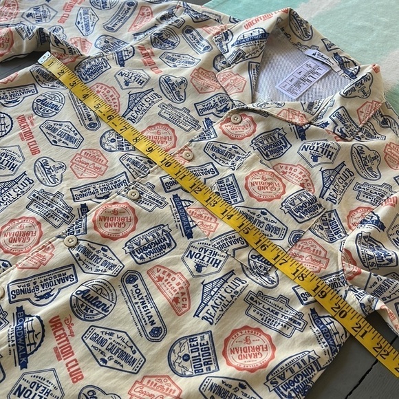 Disney Parks Vacation‎ Club Resort Print Short Sleeves Button Down Shirt - Picture 10 of 12